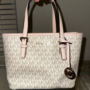Michael Kors purse in like new condition